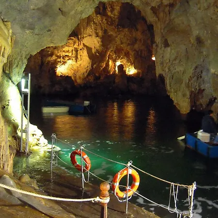 Azzurra * Конка-дей-Марини