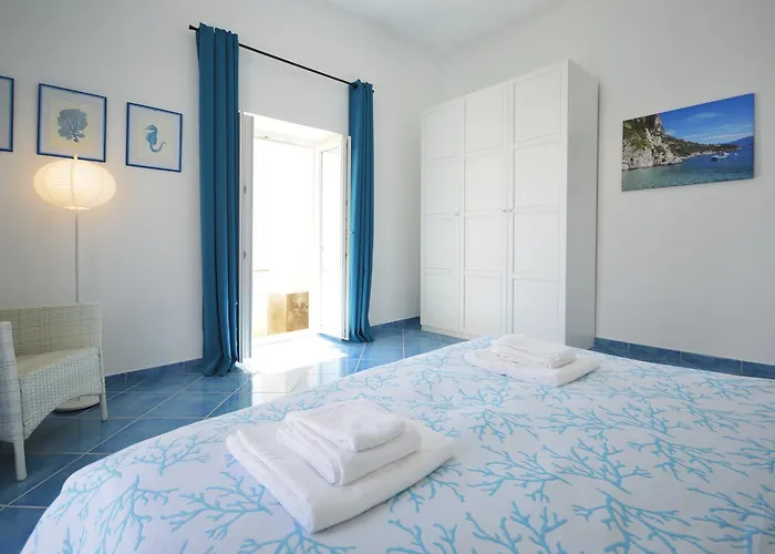 Azzurra Semesterbostad